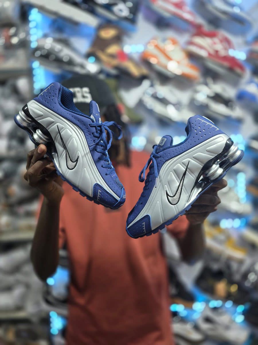 Nike Shox R4