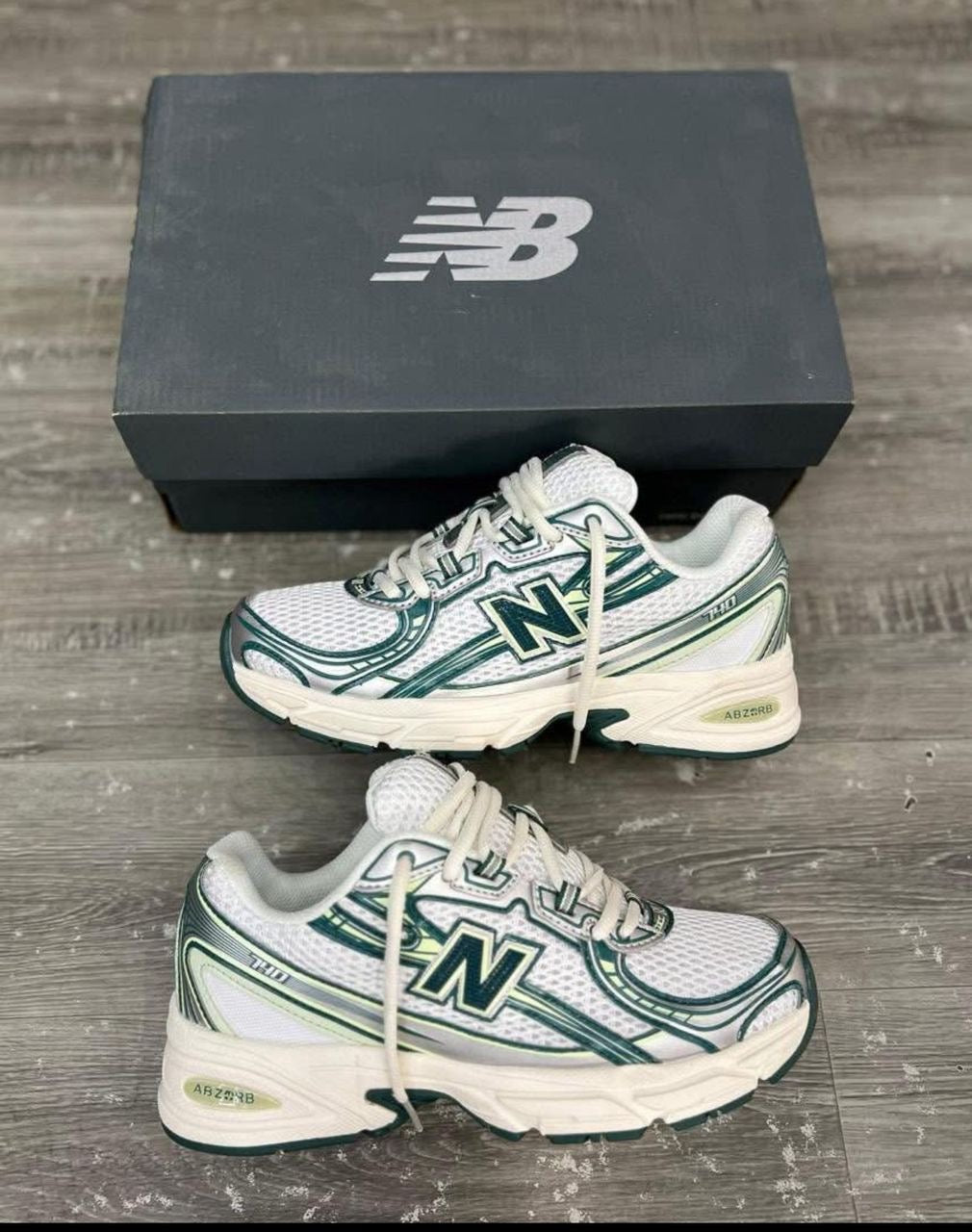 New balance 740