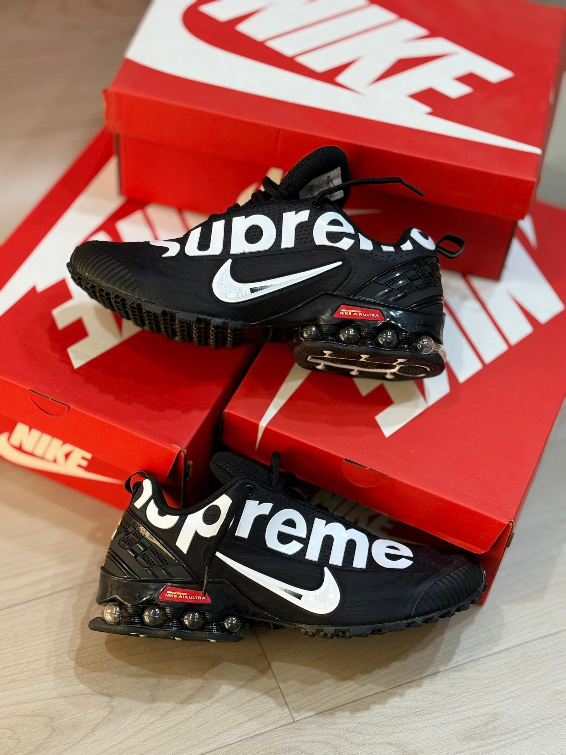Nike Suprême