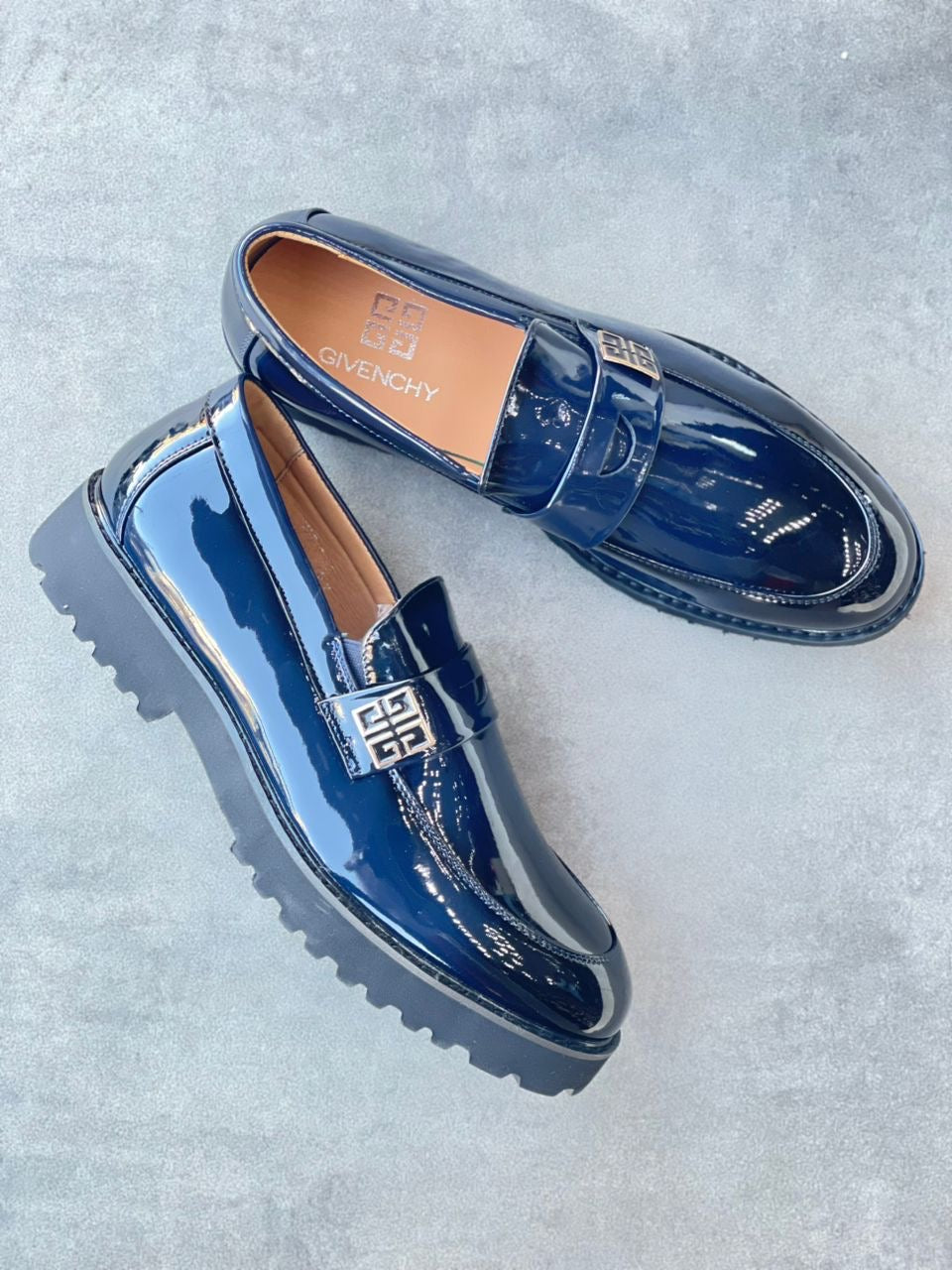 Givenchi