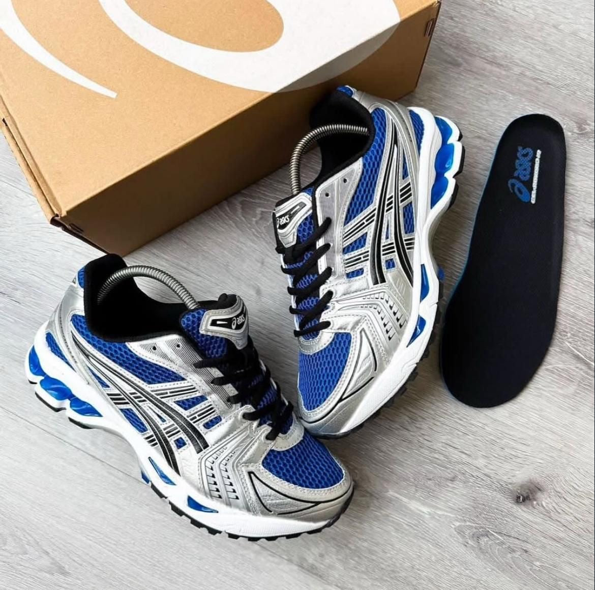 Asics Kayano 14